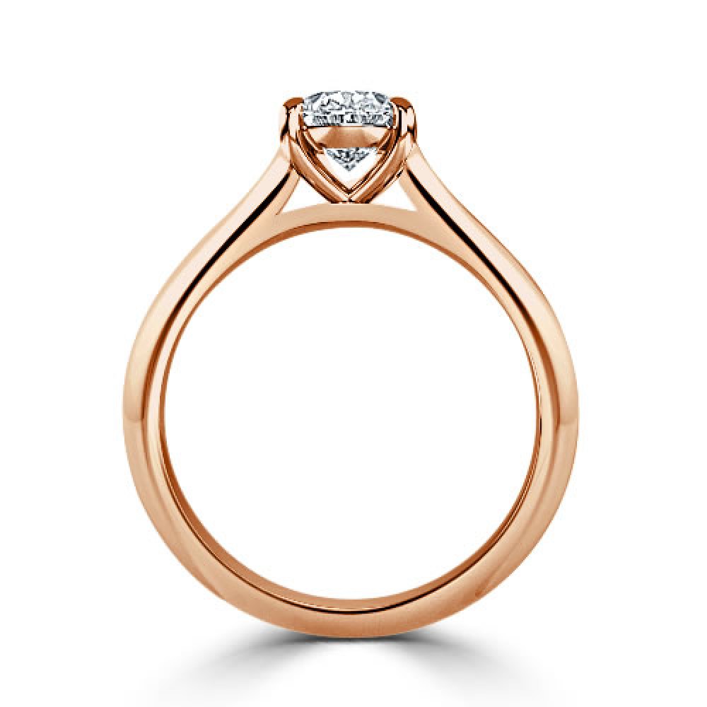 Ring with Oval Cut Diamond 0,56 ct in Red Gold - фото