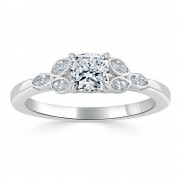 Кольцо для Помолвки с центральным Бриллиантом «Кушон» 0,52 ct и Бриллиантами огранки «Маркиз» 0,66 ct