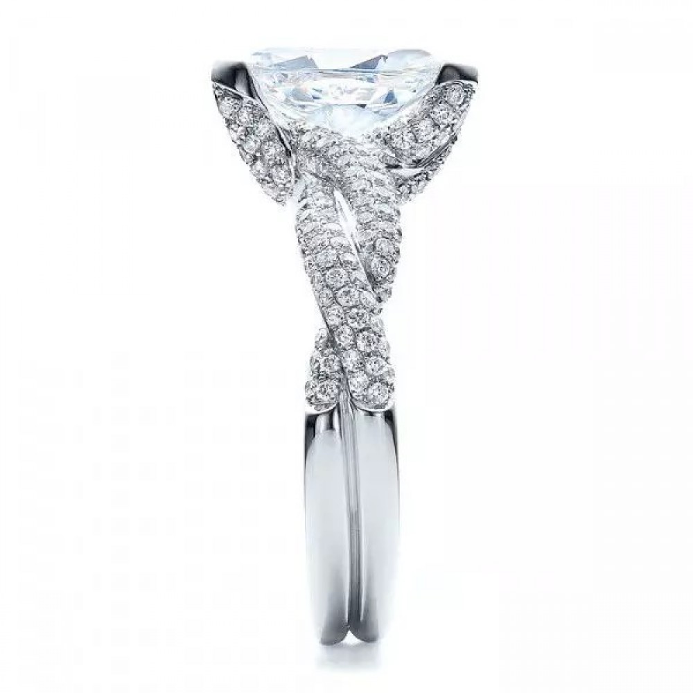 Engagement Ring in White Gold with 0,55 ct Marquis-cut Diamond and 2,00 ct placer - фото