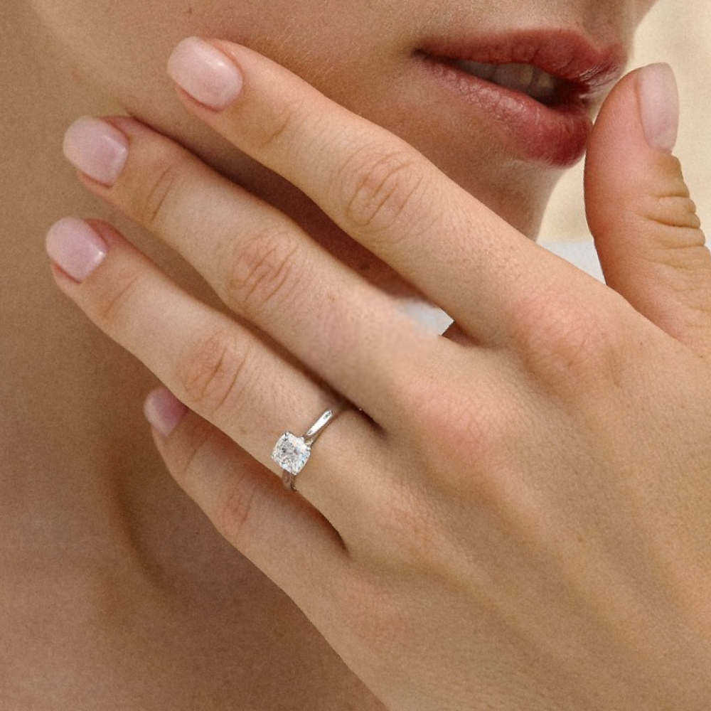 Ring with Cushion Cut Diamond 0,51 ct in White Gold - фото